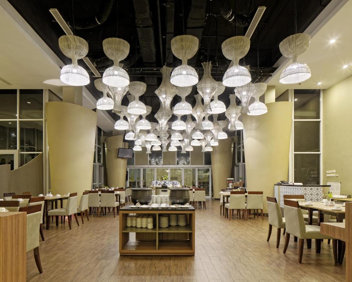 Howard Johnson By Wyndham Pekalongan Zewnętrze zdjęcie