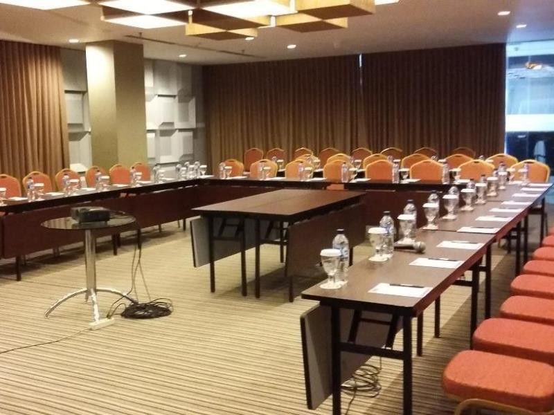 Howard Johnson By Wyndham Pekalongan Zewnętrze zdjęcie