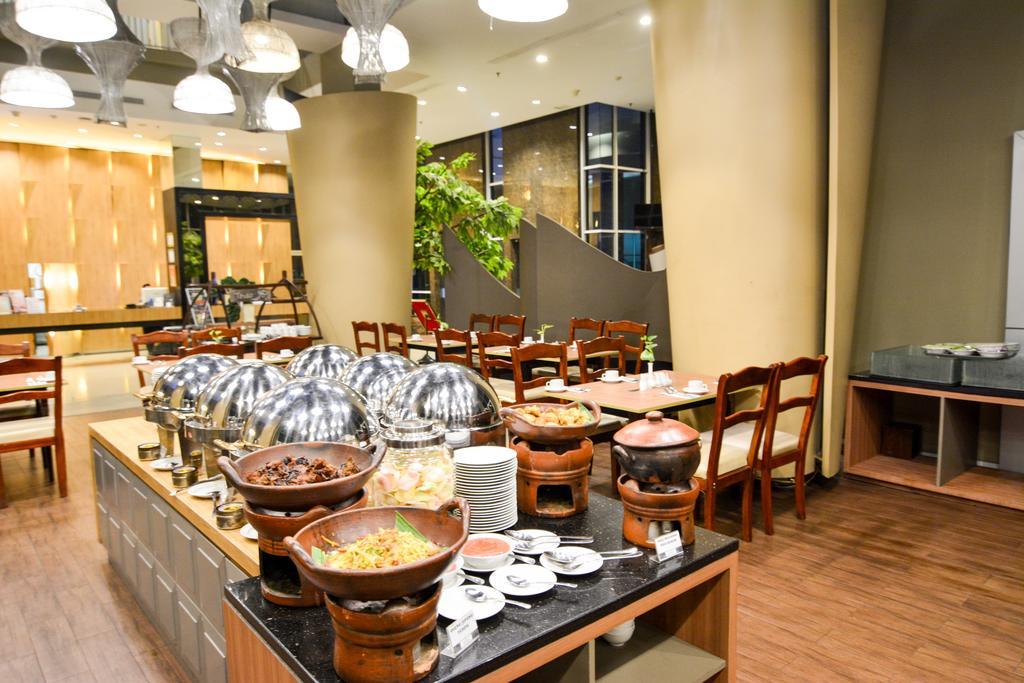 Howard Johnson By Wyndham Pekalongan Zewnętrze zdjęcie
